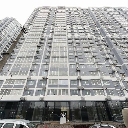 Современные Апартаменты Метро Харьковская Генератор В Доме Κίεβο Εξωτερικό φωτογραφία